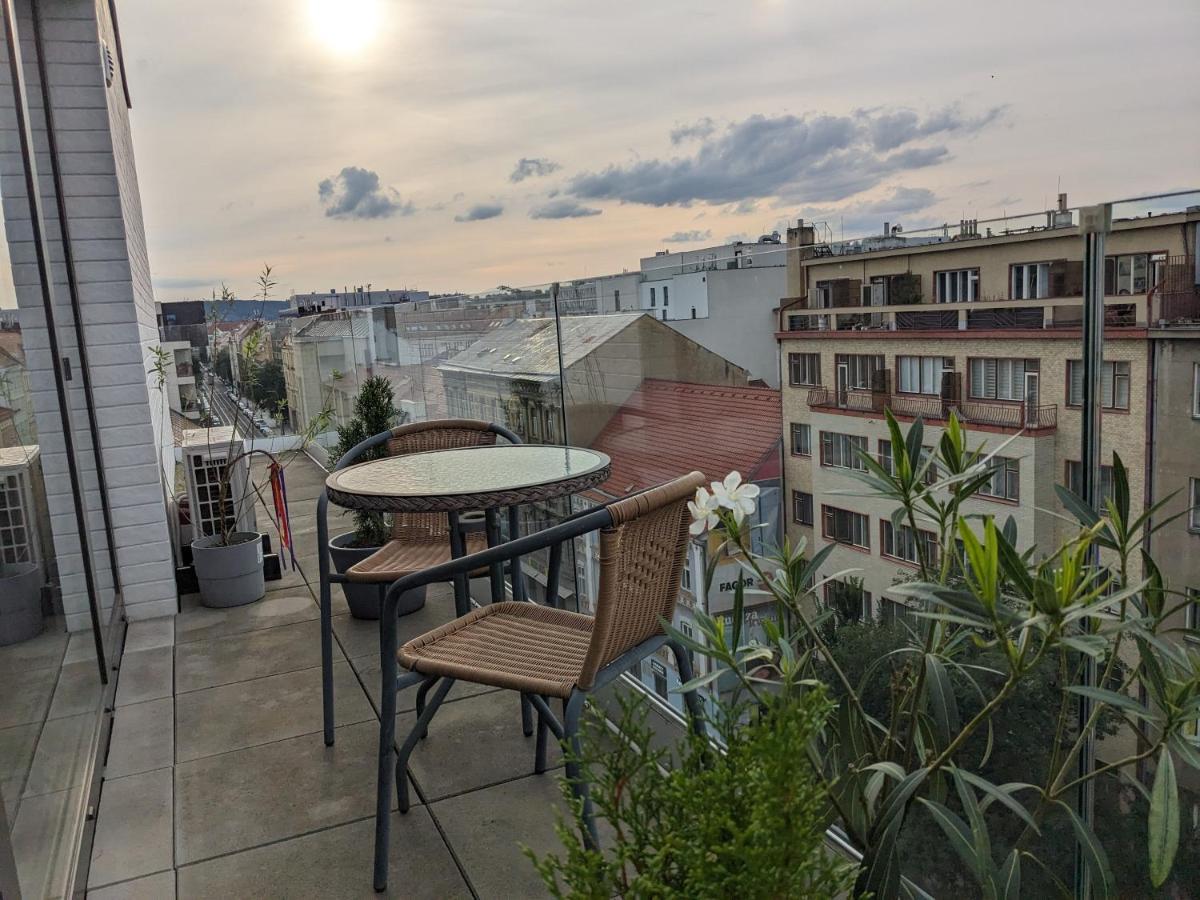 Cozy Apartment With Big Terrace In Central Prague - Karlin Praga Exterior foto